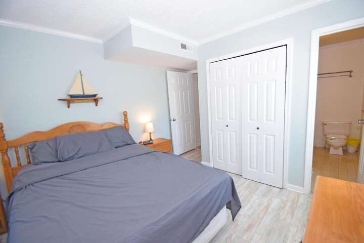 Room 4 of 17