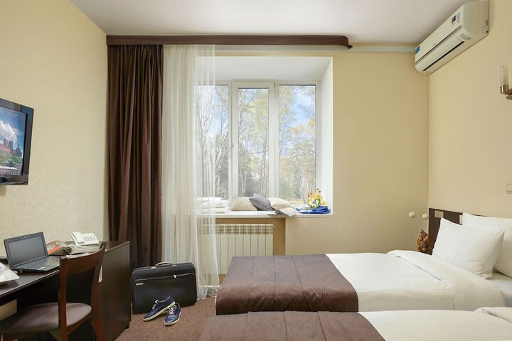 Room 11 of 35
