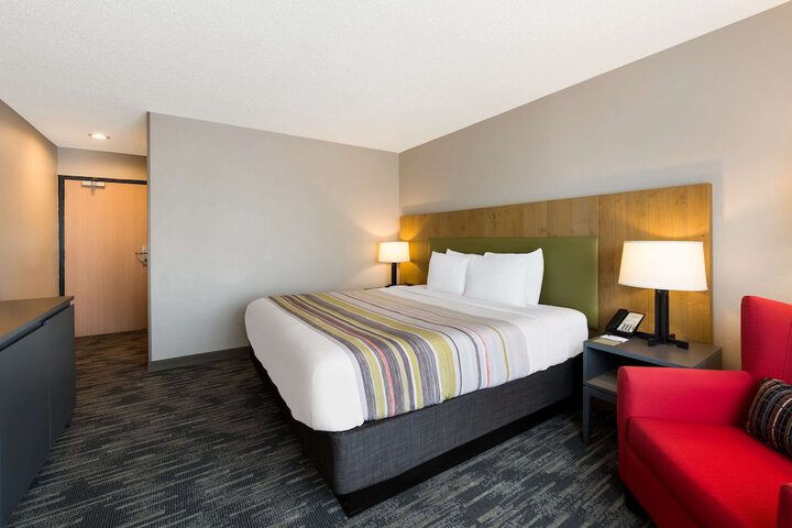 1 King Bed (19 of 19)