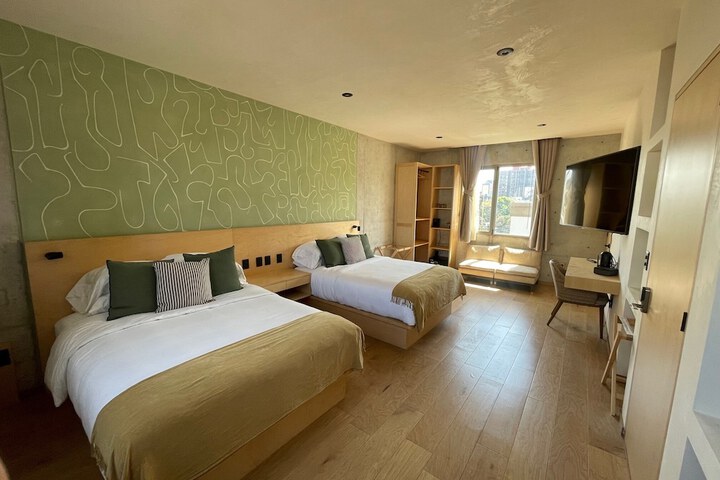 Room 16 of 29