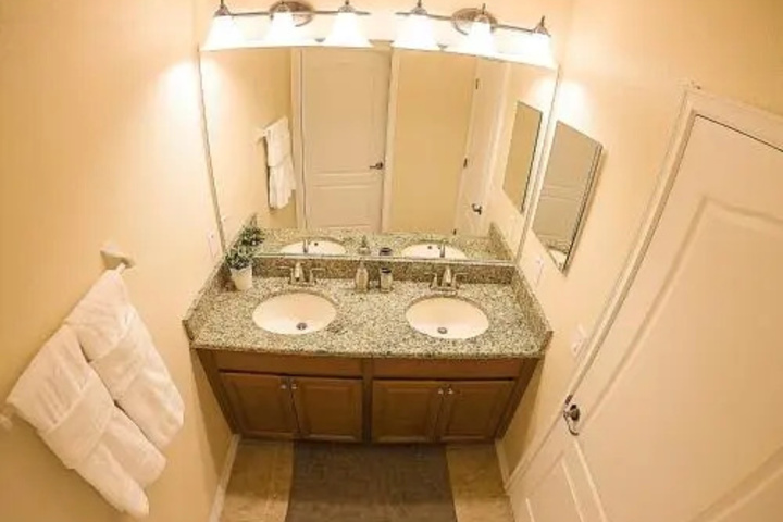 Room 5 of 21