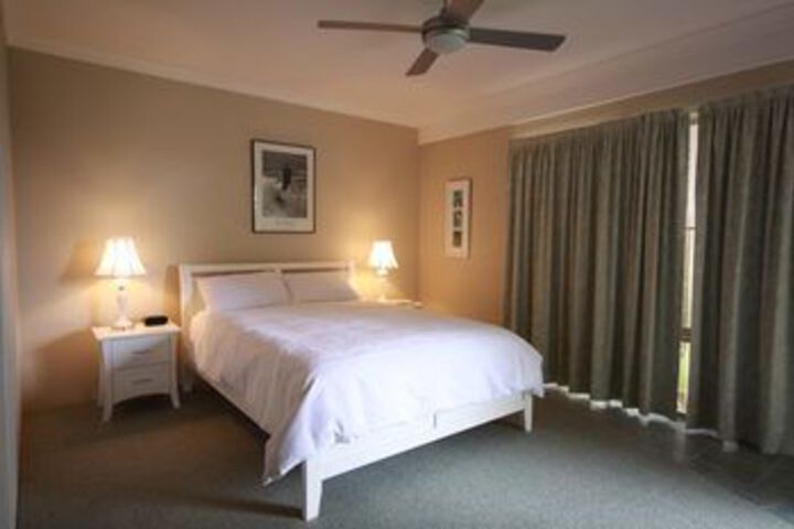 Room 8 of 15