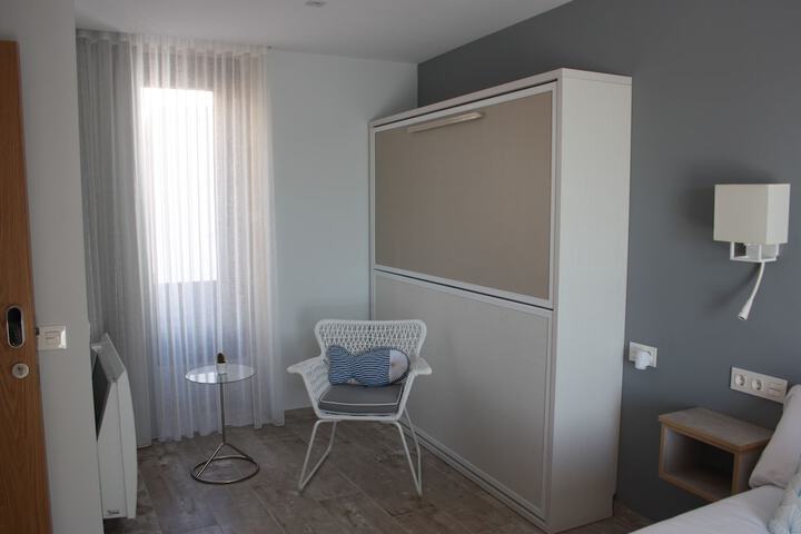Room 11 of 19