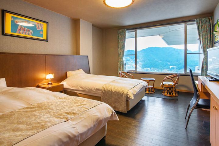 Room 10 of 61