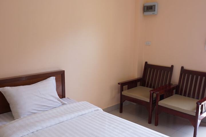 Room 17 of 38
