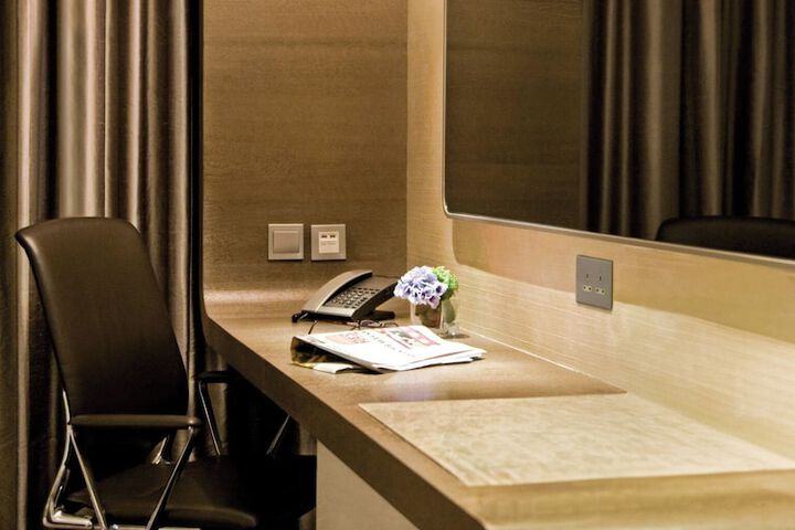 Room 7 of 42