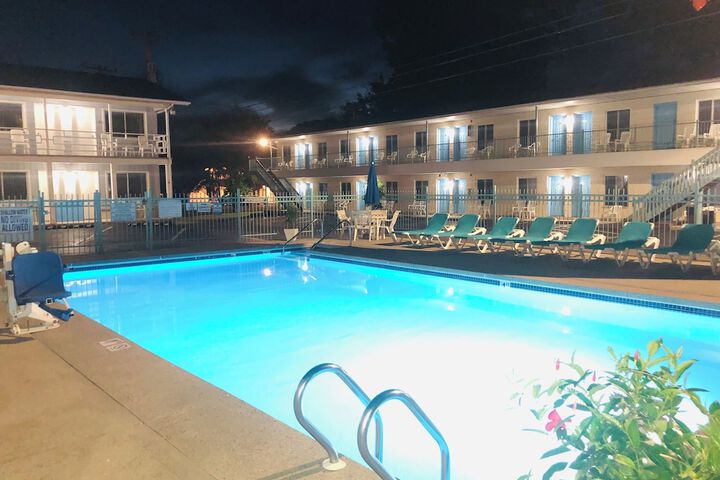 Pool 26 of 38