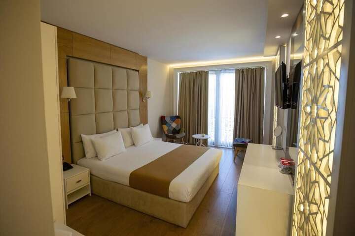 Room 8 of 41