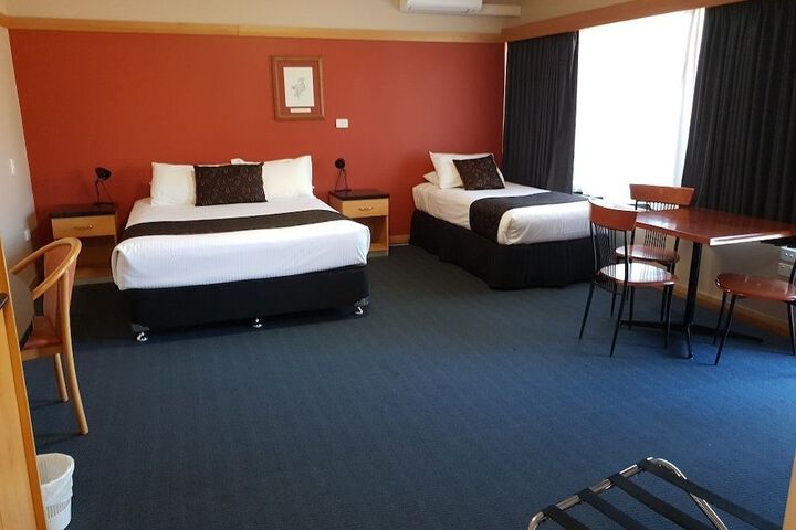 Room 8 of 28