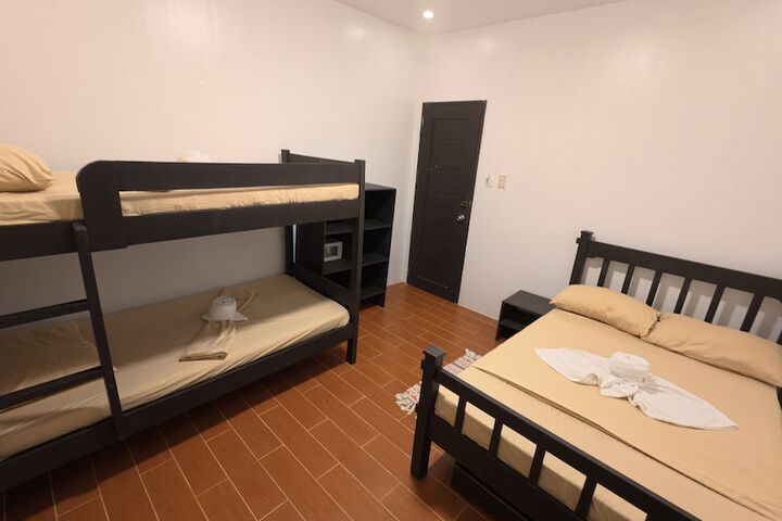 Room 46 of 144