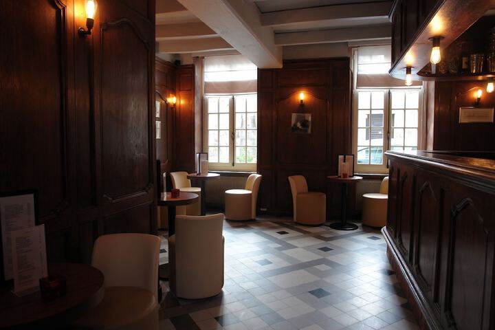 Dining Photos