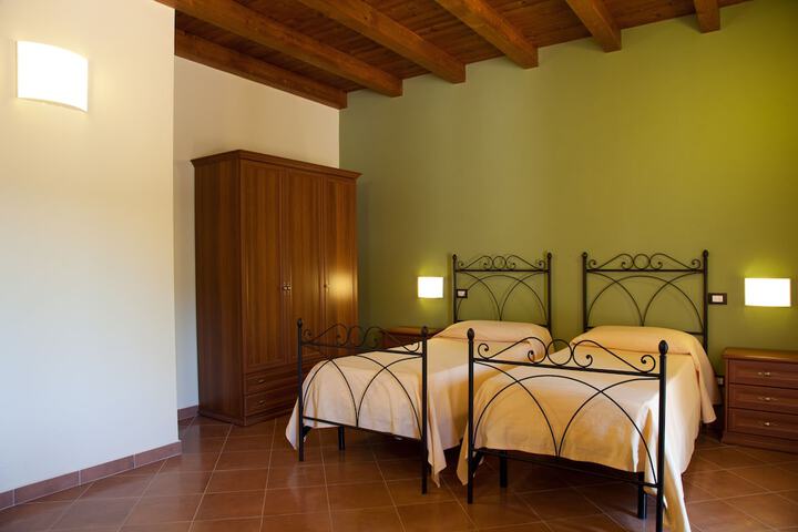Room 5 of 45