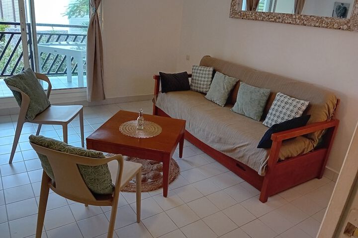 Lounge 69 of 113