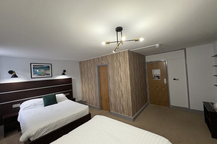 Room 32 of 86