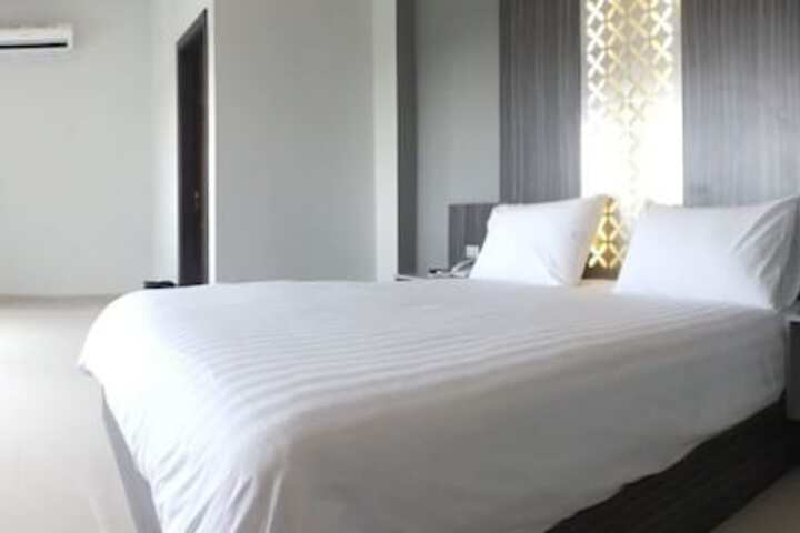 Room 14 of 35