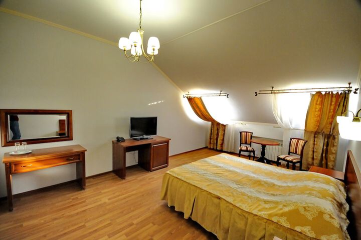 Room 22 of 40
