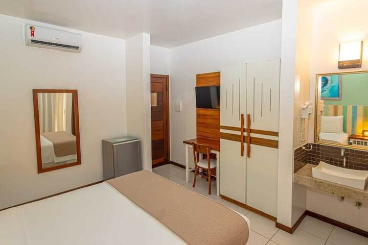 Room 10 of 18