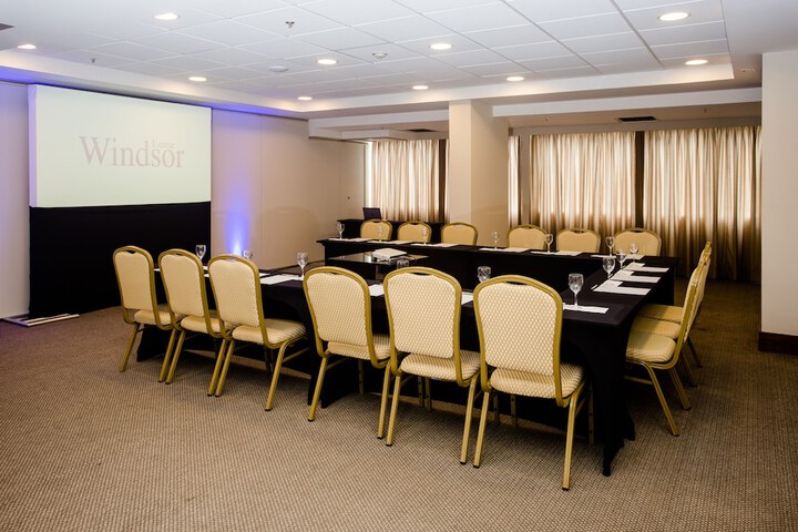 Ballroom/Hall 67 of 86