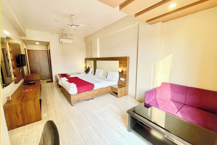 Room 8 of 14