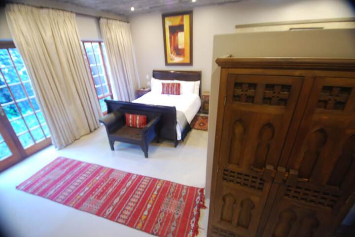 Room 16 of 60