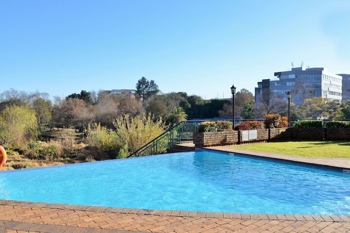 Pool 40 of 156