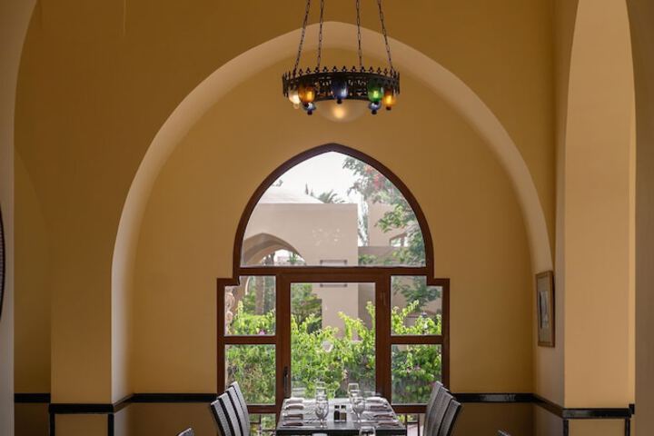 Dining 84 of 170