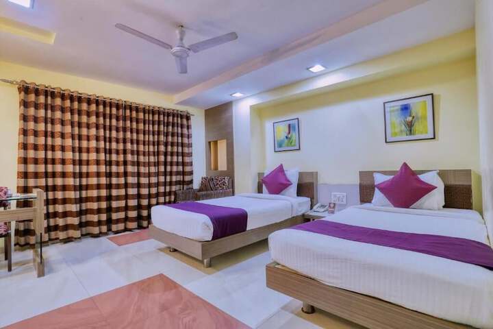 Room 3 of 10