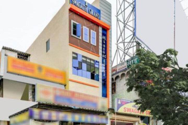 Photo of OYO 82567 Hotel Swagath Grand