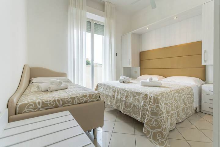Room 7 of 26