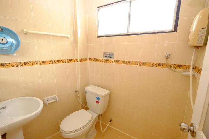 Room 12 of 27