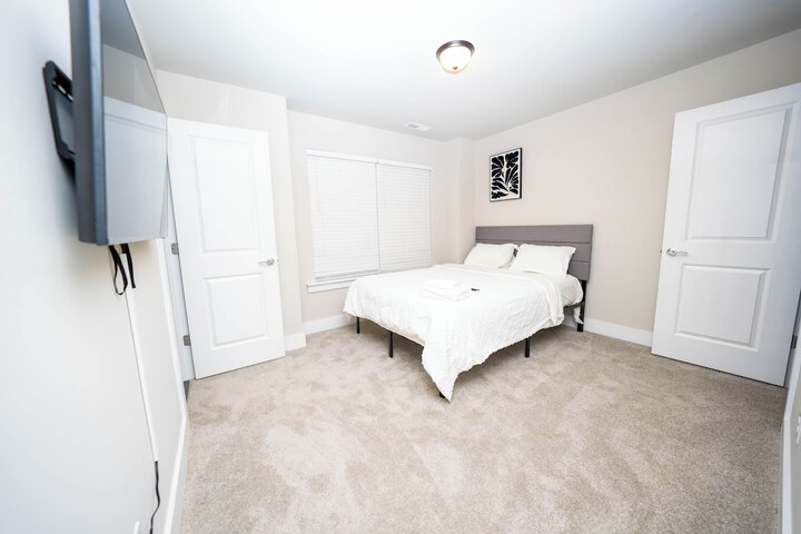 Room 2 of 29