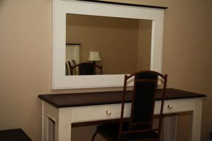 Room 27 of 33
