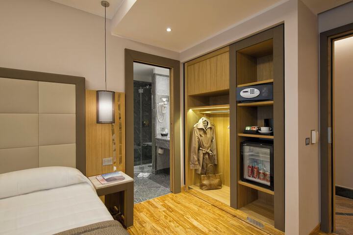Room 118 of 167