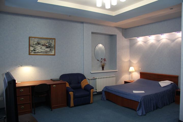 Room 3 of 53