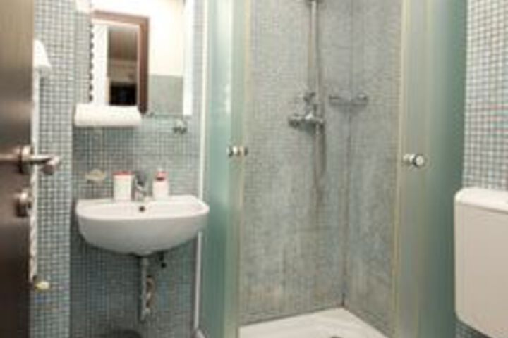 Room 5 of 48