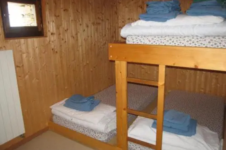 Room 4 of 11