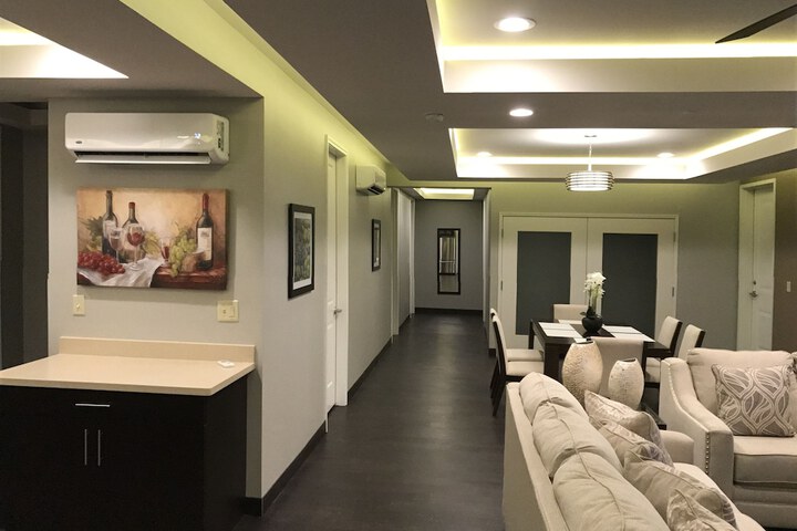 Room 27 of 43