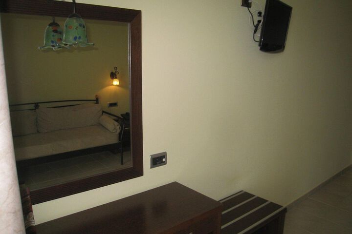 Room 9 of 60