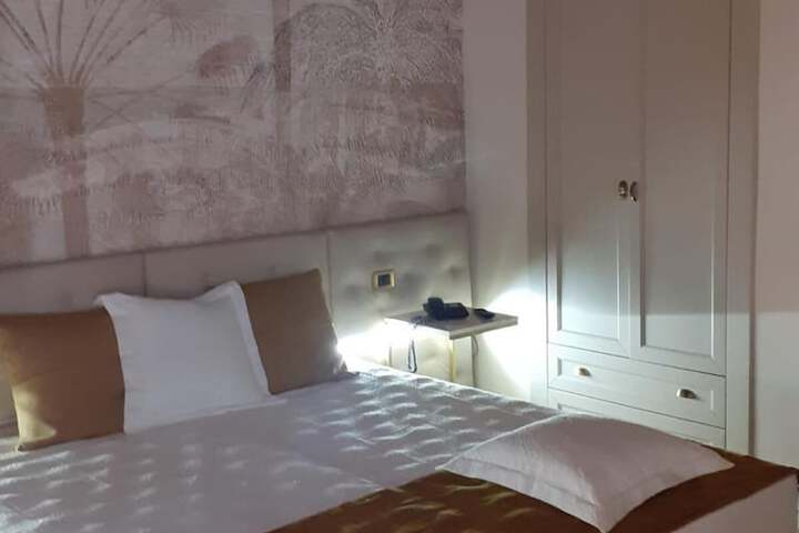 Room 15 of 50