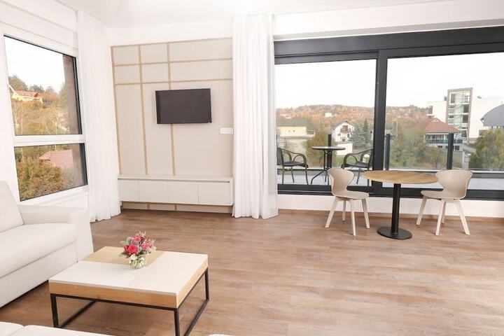 Room 35 of 71
