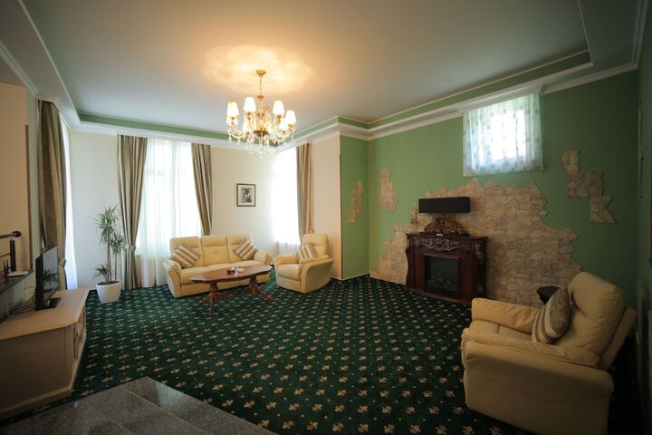 Room 48 of 86