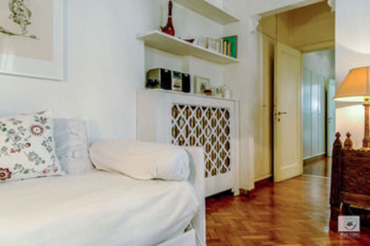 Room 142 of 160