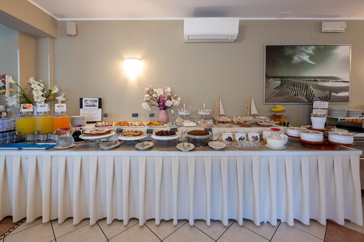 Dining 69 of 83
