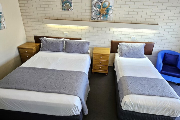 Room 5 of 37