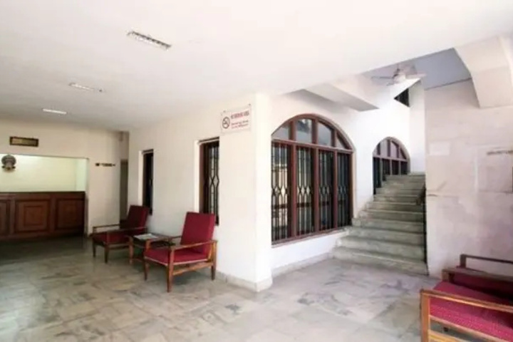 Room 5 of 10