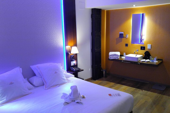 Room 4 of 57