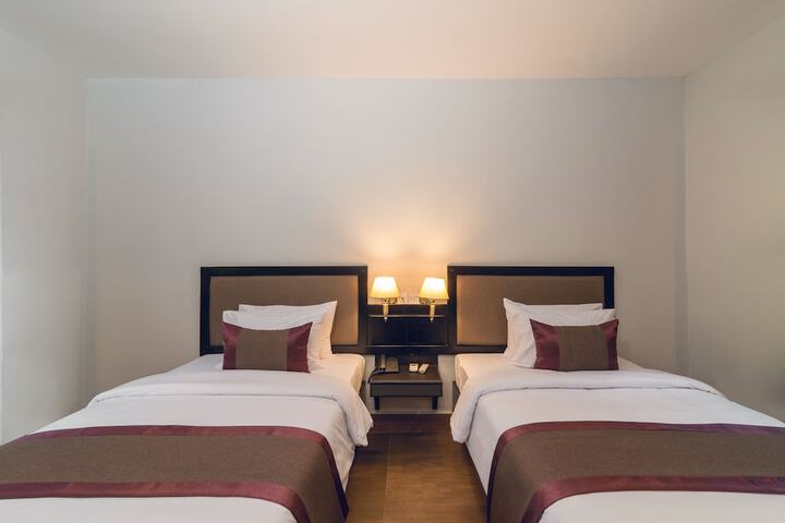 Room 34 of 105