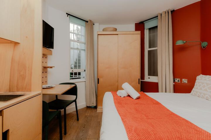 Room 22 of 28