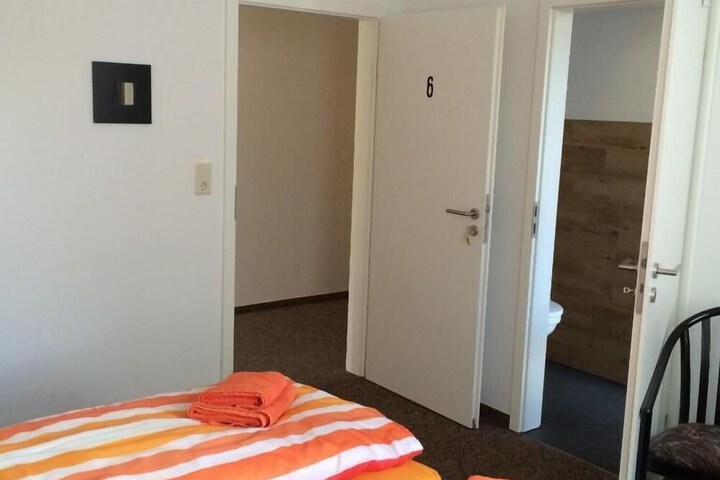 Room 13 of 32