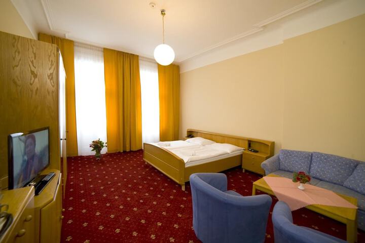 Room 15 of 60